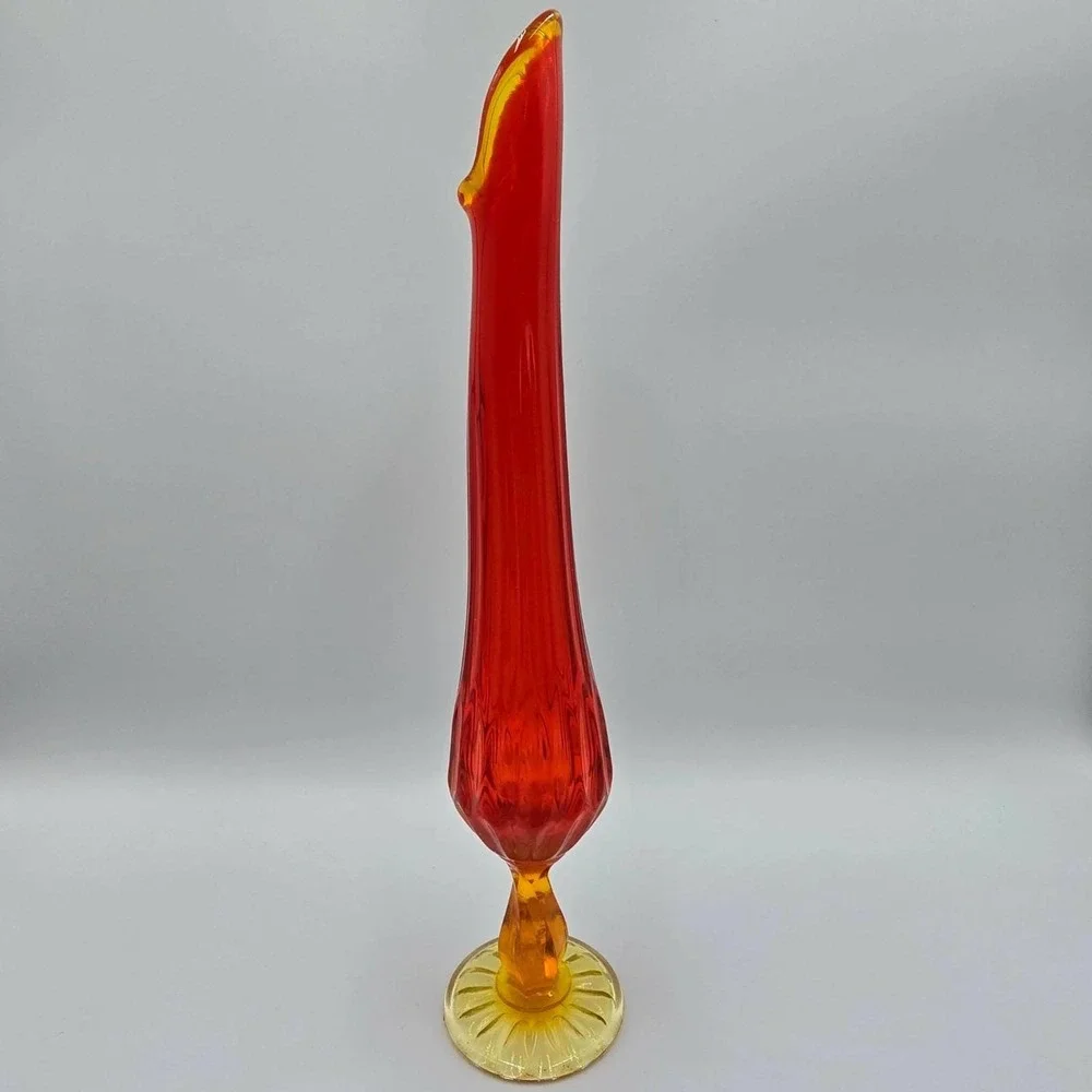 Vintage L.E. Smith Amberina Swung Vase Ribbed Pedestal MCM UV Cadmium 11.75